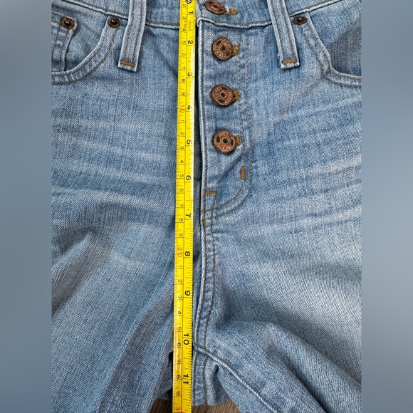 J.Crew Women’s Button Fly Denim Shorts Size 26 Light Wash Raw Hem - Picture 9 of 13